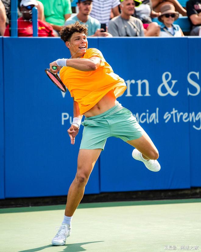 为全场奠定 为全场奠定